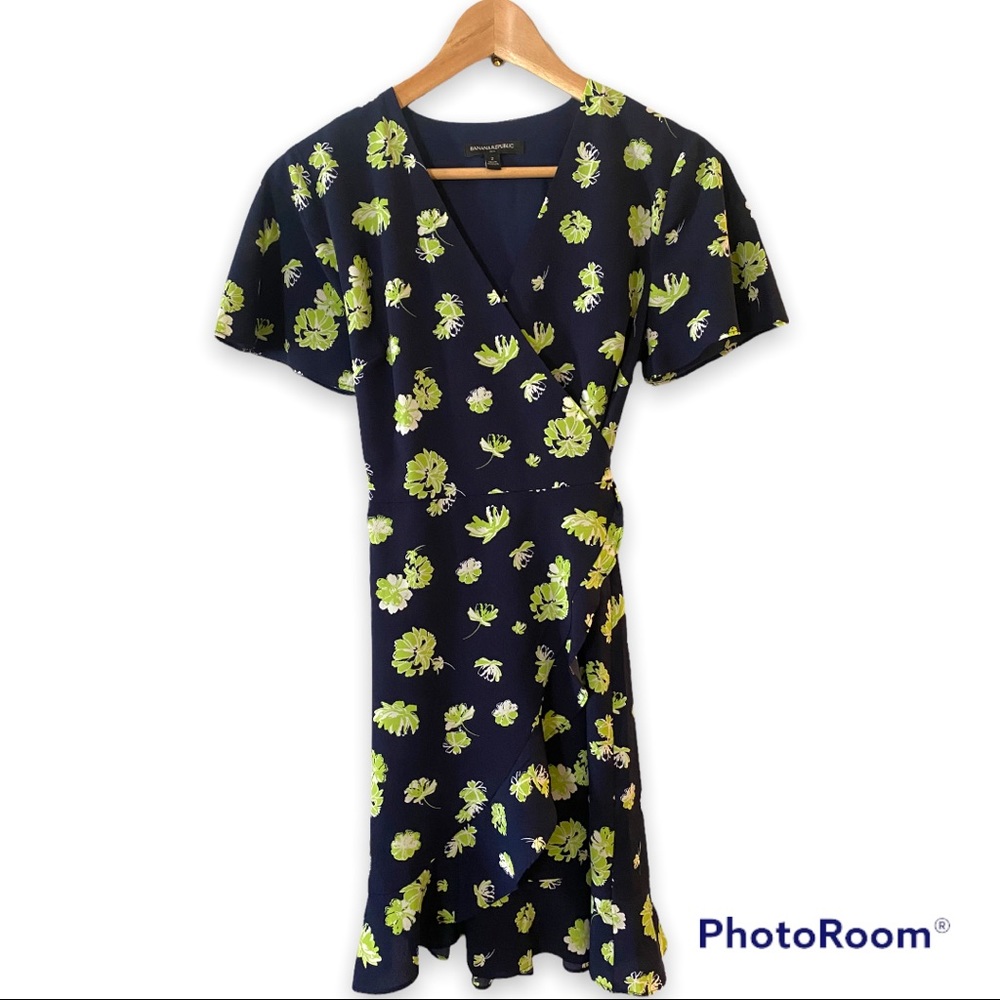 Banana Republic Wrap Dress. Size 2. Blue and Green Floral Print.